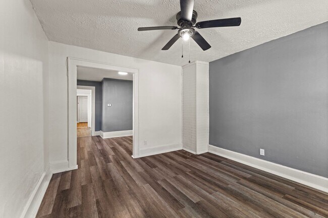 Foto del edificio - 5953-55 Rawles Avenue