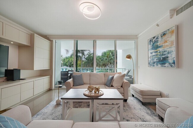Foto del edificio - 550 SE Mizner Blvd
