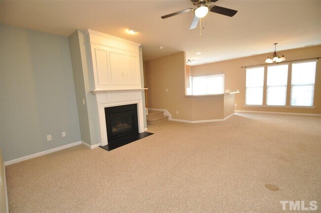 Foto del edificio - 8330 Saltwood Pl