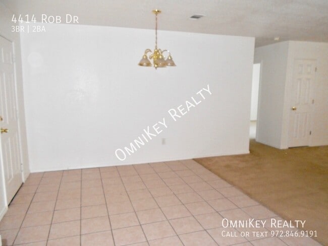 Building Photo - 4414 Rob Dr