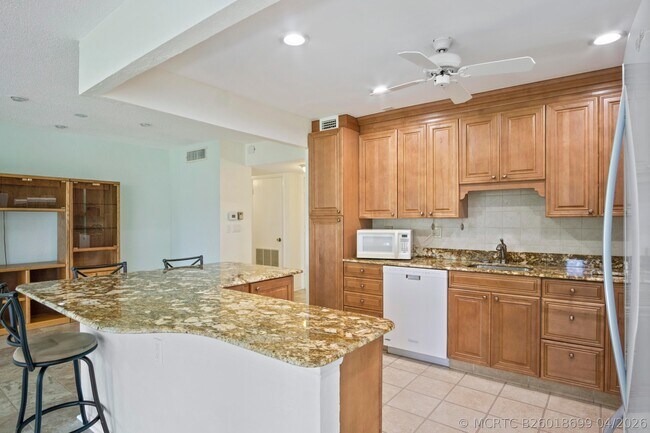 Building Photo - 1800 SE St Lucie Blvd