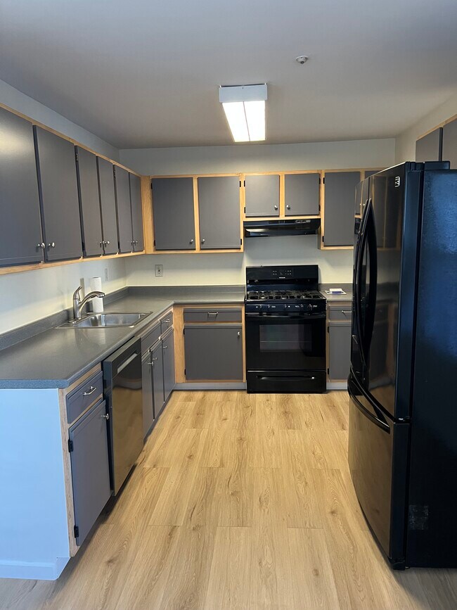 Foto del edificio - 868 Birchwood Park Dr