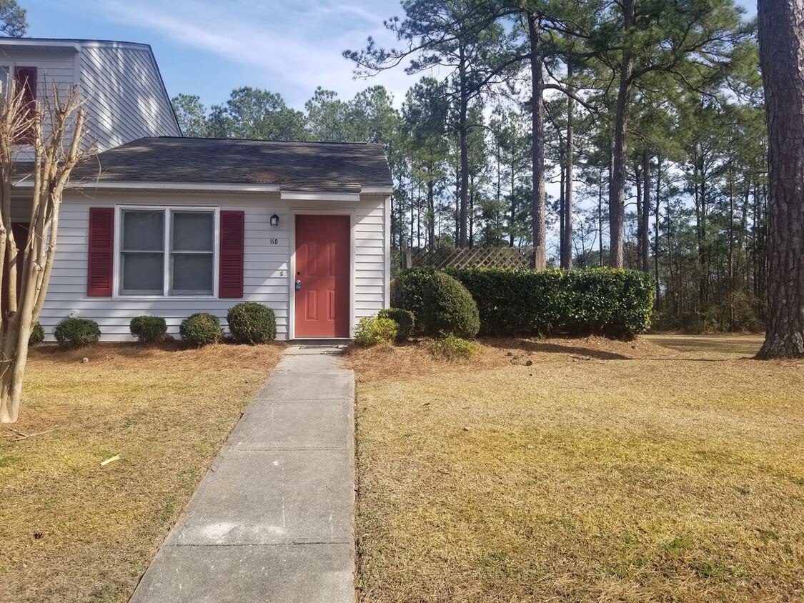 11 Port W Ct, Swansboro, NC 28584 Townhome Rentals in Swansboro NC