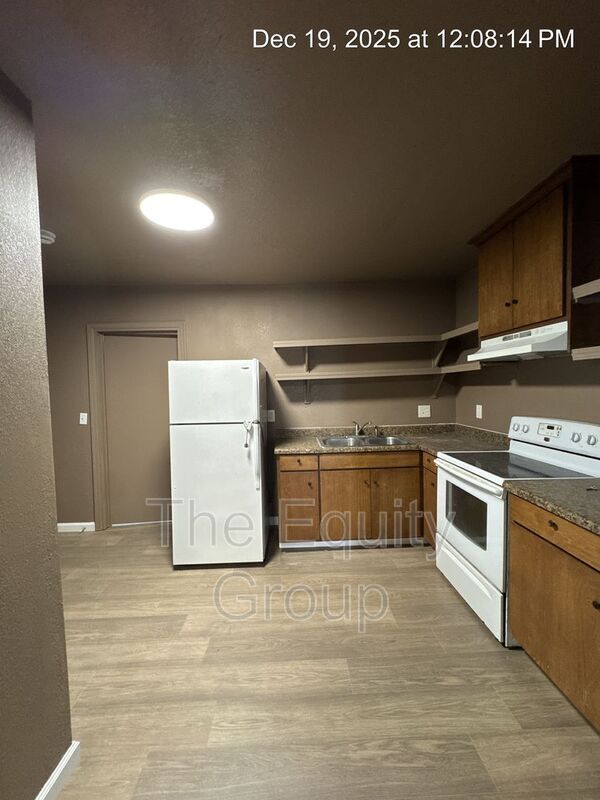 Building Photo - 435 Reddington Ave B