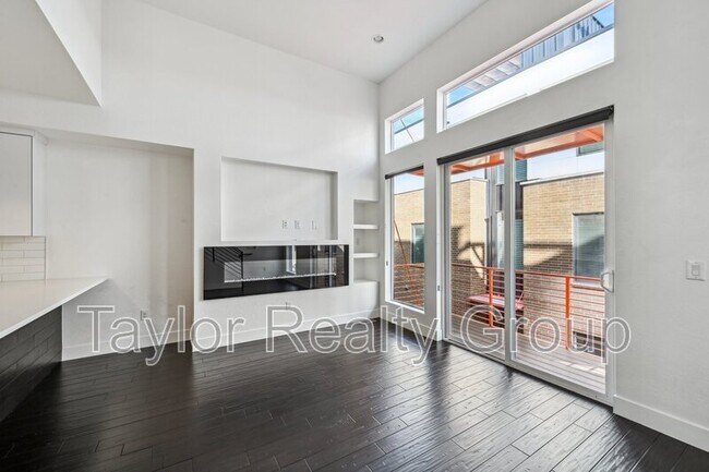 Foto del edificio - 3032 Wilson Ct