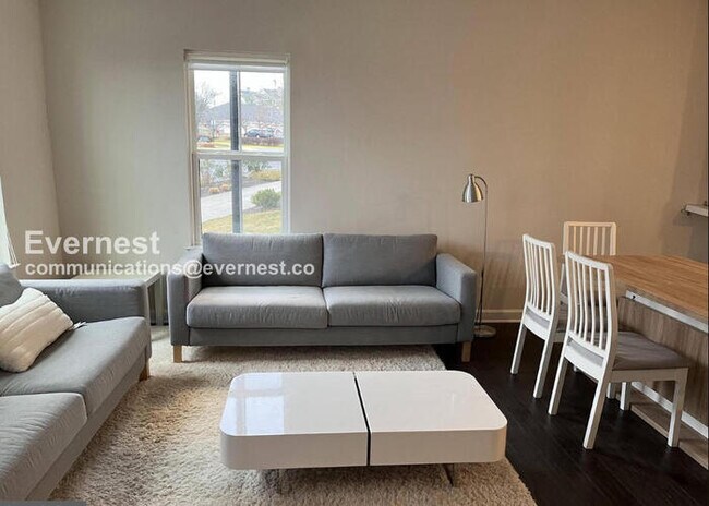 Foto del edificio - 3 Bed/2.5 Bath Townhome with Garage / Pet-Friendly / Available Soon!