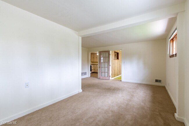 Building Photo - 2 br, 1 bath House - 5903 N Silvery Ln