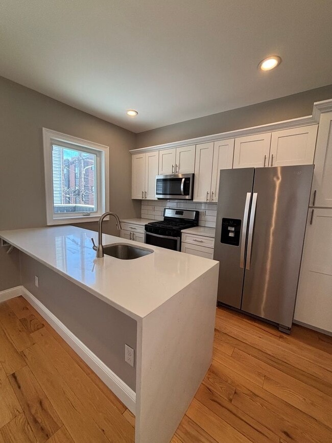 Foto del edificio - Gorgeous 4 Bedroom house with Three Roof-D...