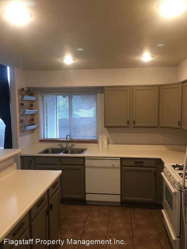 Building Photo - 3 br, 2.5 bath House - 2109 Linmar Court