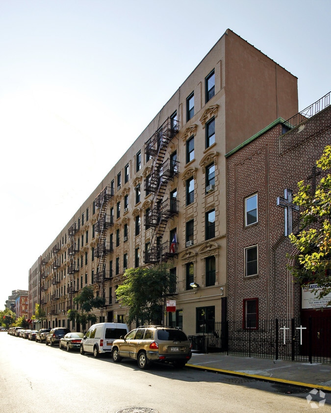 Building Photo - Good Neighbor Apartments