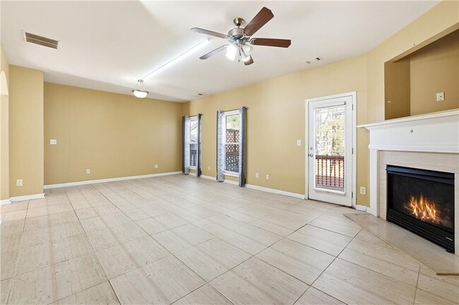 Foto del edificio - 6199 Thorncrest Dr