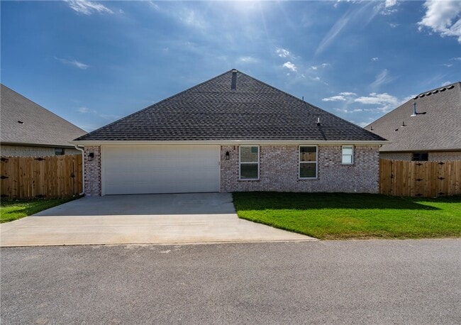 Building Photo - 4206 SW Adams Rd