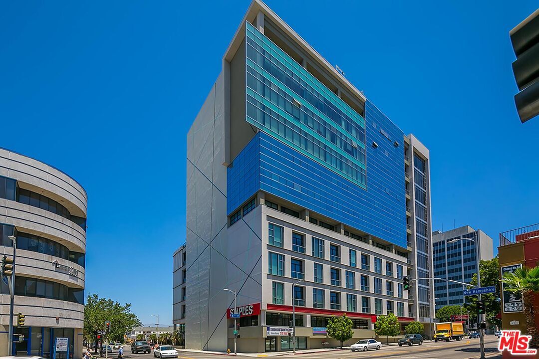 Foto principal - 3223 W 6th St
