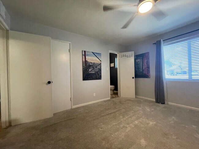 Foto del edificio - 843 E Butler Dr