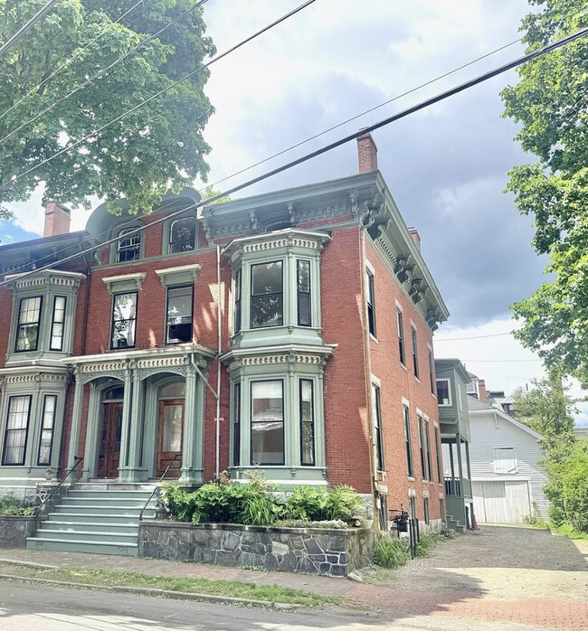Foto del edificio - 52 Carleton St
