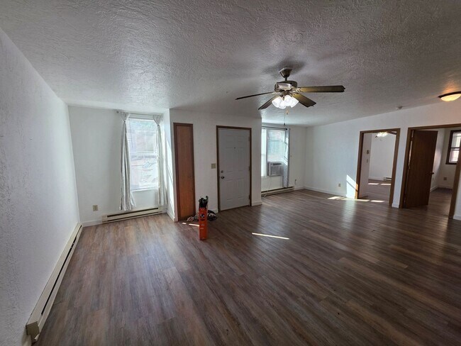 Foto del edificio - 153 E 2nd St