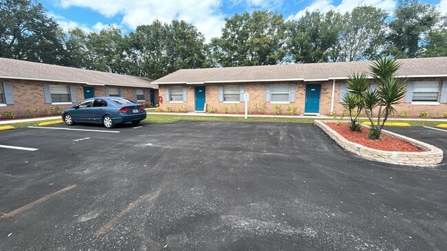 Building Photo - 3221 Pershing St