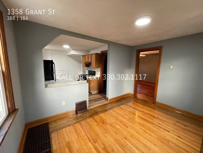 Building Photo - Three bedroom one bathroom home for rent