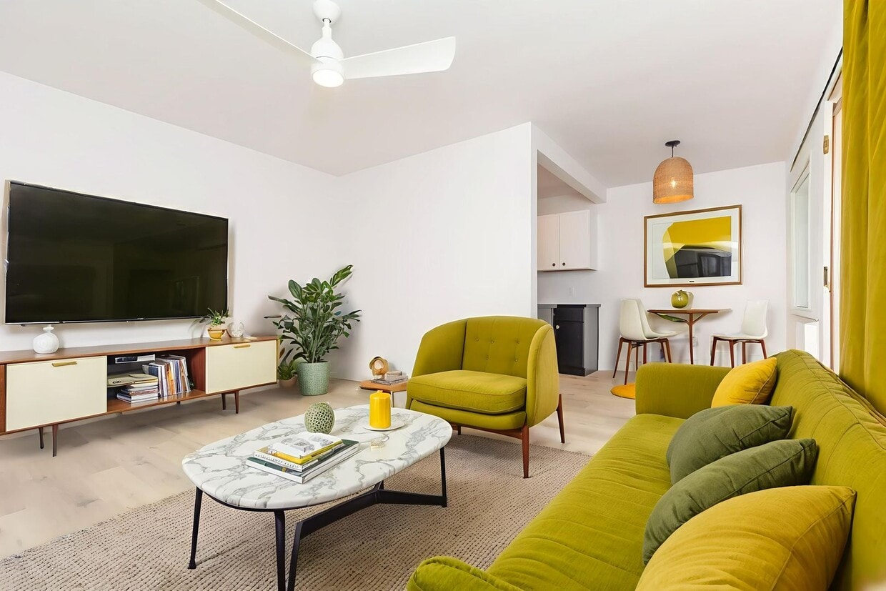 Foto principal - Stylishly Remodeled 1 Bed/1Bath in Crown P...