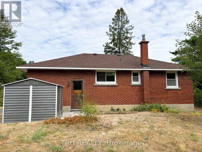 Building Photo - 16 Sandy Ave