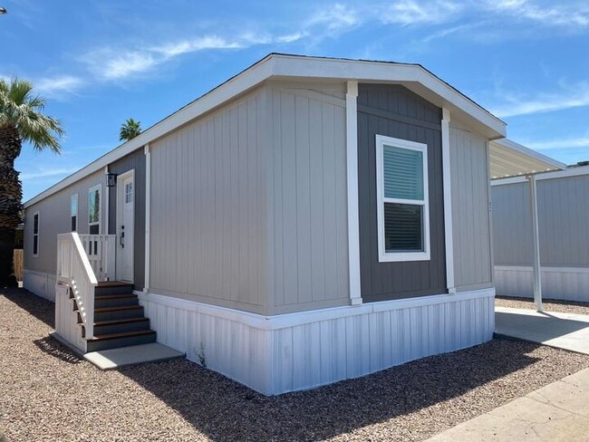 Building Photo - 2060 N Center St