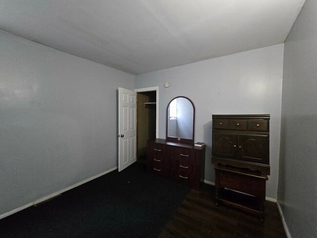 Building Photo - 1609 Foster Ave