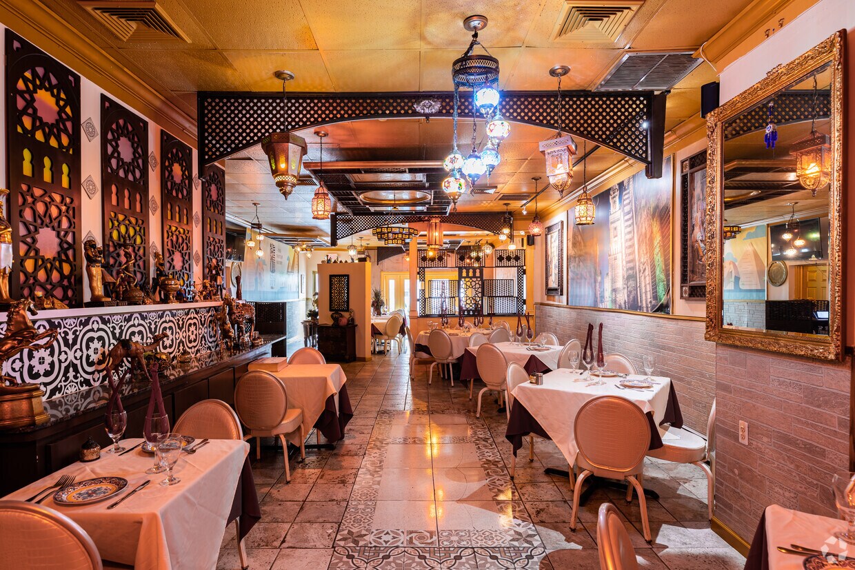 Escaparate del restaurante - 6 W Main St