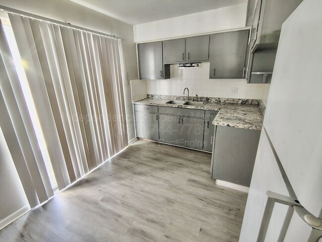 Foto del edificio - 2210 Woodlawn Ave