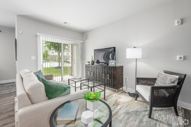 2BR, 2BA - 1,100SF - Living Room - HoneyGo Run Apartments