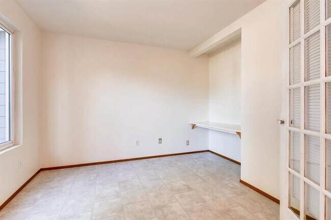Building Photo - 4816 244th St Ct E