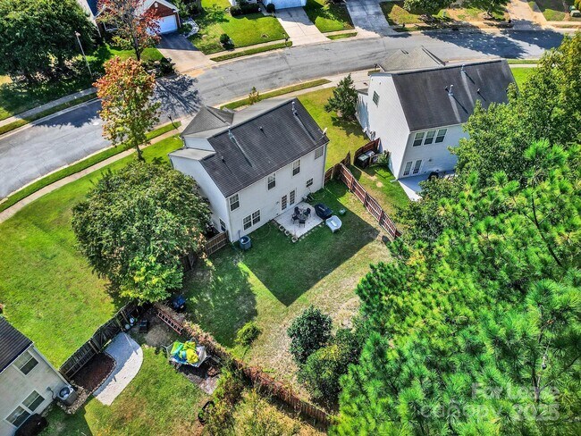 Foto del edificio - 10541 Haddington Dr