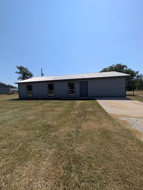 Building Photo - 2700 N FM 113