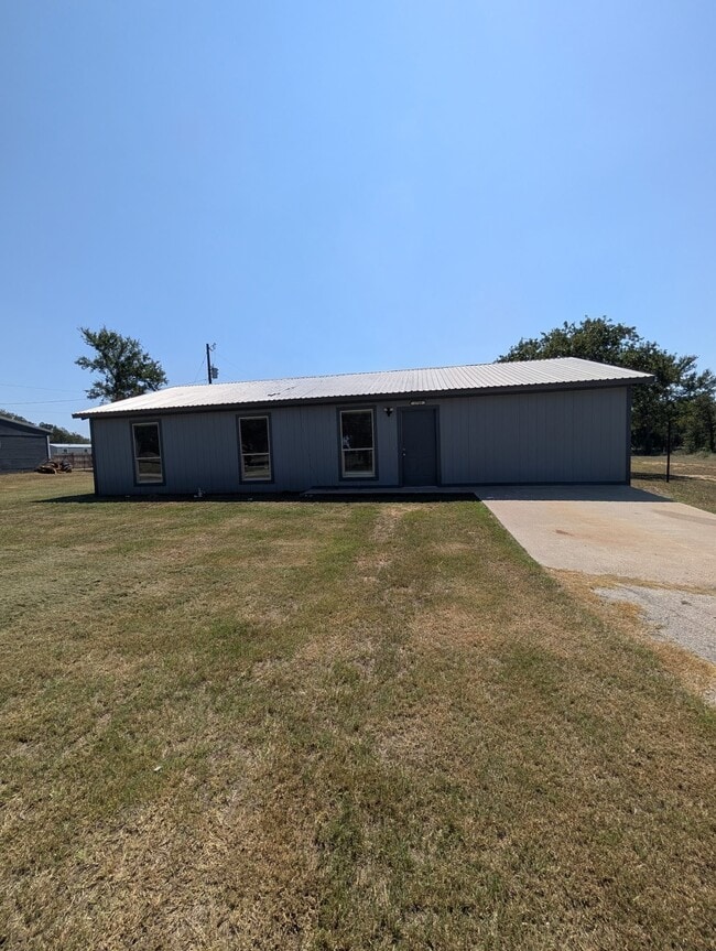 Building Photo - 2700 N FM 113