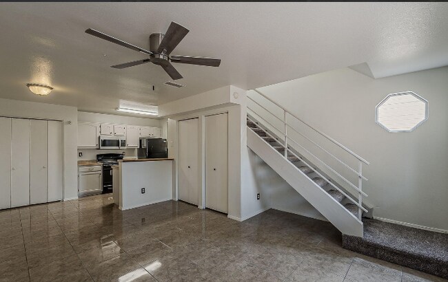 Foto del edificio - 625 S Westwood