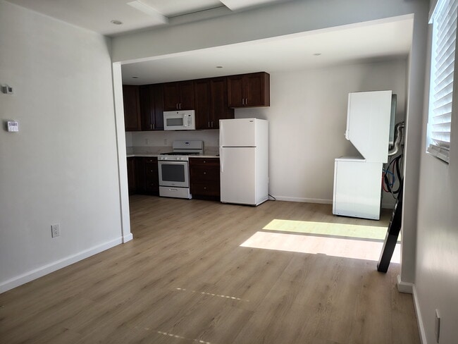 Foto del edificio - 1487 Hilltop Dr