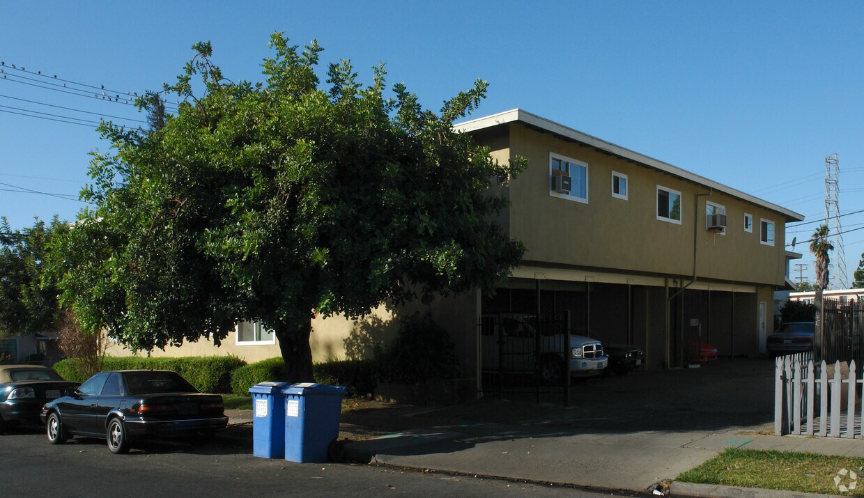 Foto del edificio - 2593 Madden Ave