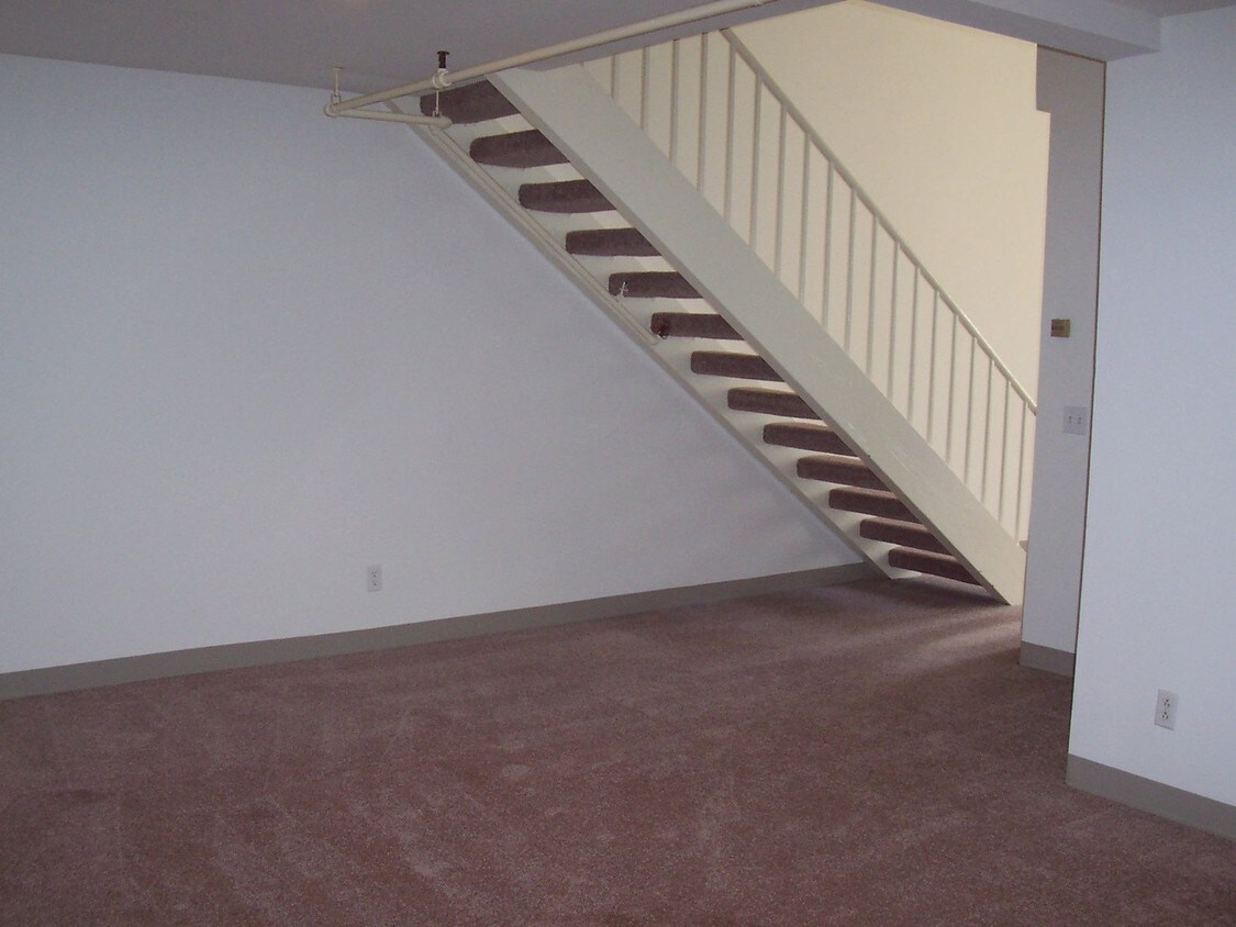 Primary Photo - 302 Island Ave