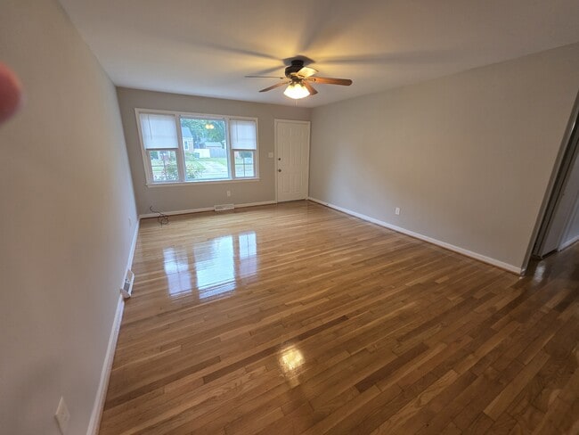 Photo - 312 Nancy Dr House