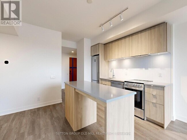 Photo du bâtiment - 1660 Bloor St W