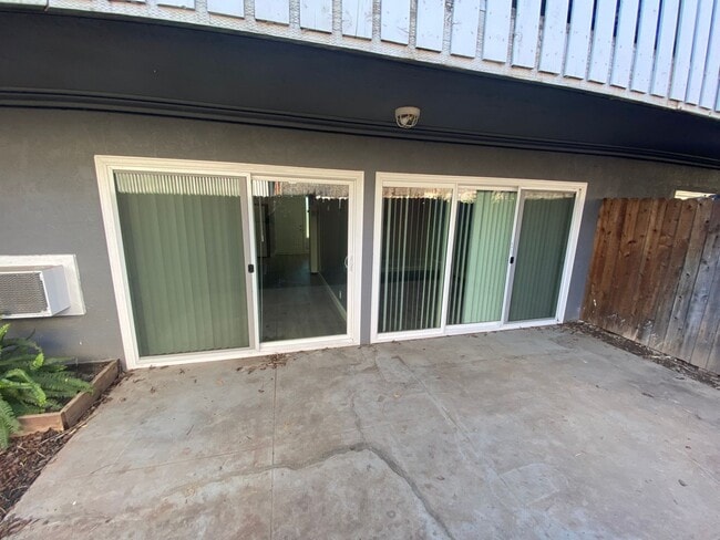Building Photo - The Brentwood - 5914 Stanley Avenue Apartm...