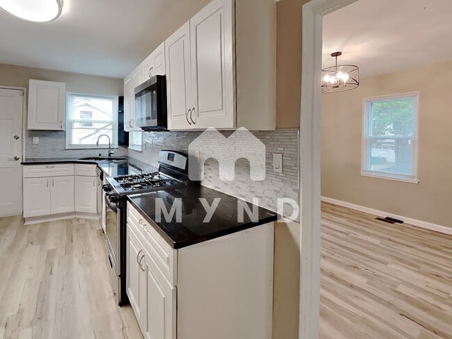 Building Photo - 1385 Lochland Rd