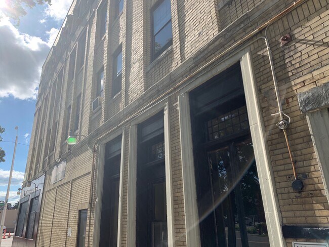Building Photo - 9 Woodland St