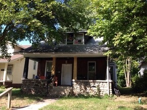 Building Photo - 4 Bedroom, 1.5 Bath on Campus