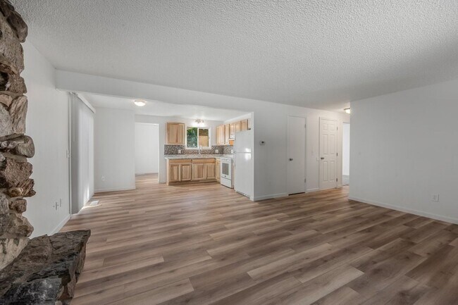Foto del edificio - New Remodel 2 bed 1 bath (partial finished...