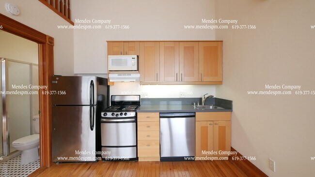Building Photo - Street Side Studio Apartment Home w/Loft o...