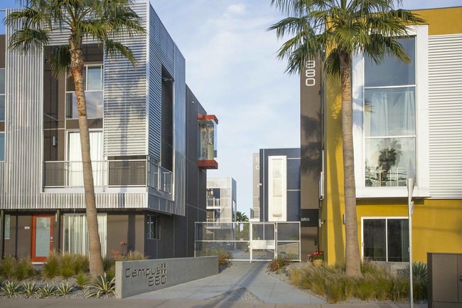 Building Photo - 880 Camino Del Sur