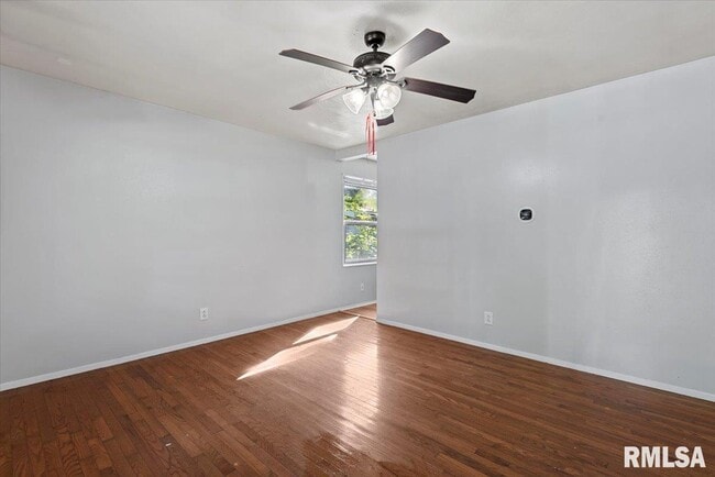 Foto del edificio - 400 Lexington Heights Dr