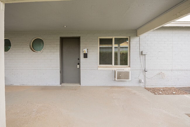 Photo - 1505 E Harvard St House