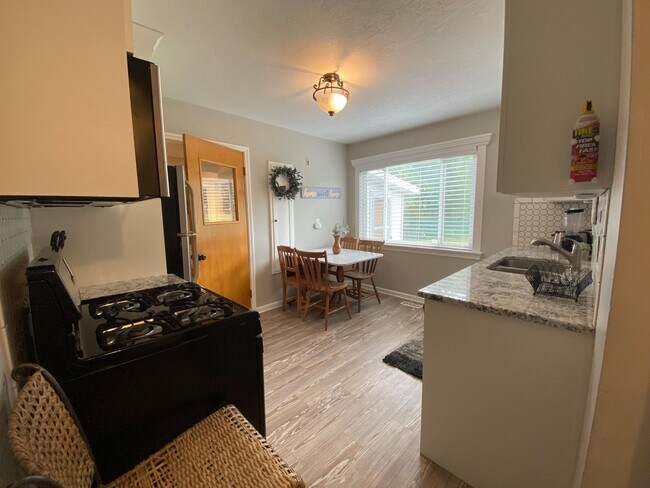 Foto del edificio - Beautiful Farmington Home