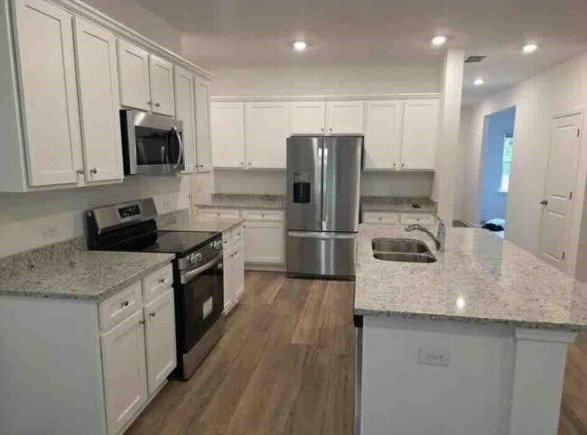 Building Photo - 372 Red Dragon Dr